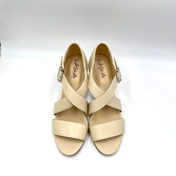 Lifestride Womens Carlyle Beige Cream Nude‎ Tan Faux Vegan Leather Heels Shoes - Picture 3 of 14